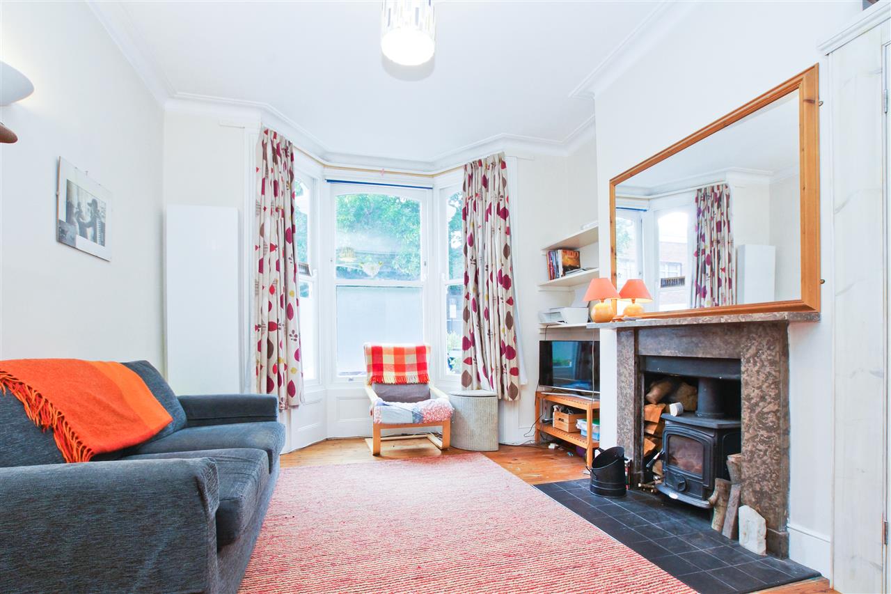 4 bed terraced house for sale in Hatchard Road  - Property Image 3