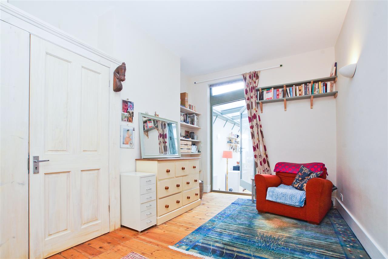 4 bed terraced house for sale in Hatchard Road 3