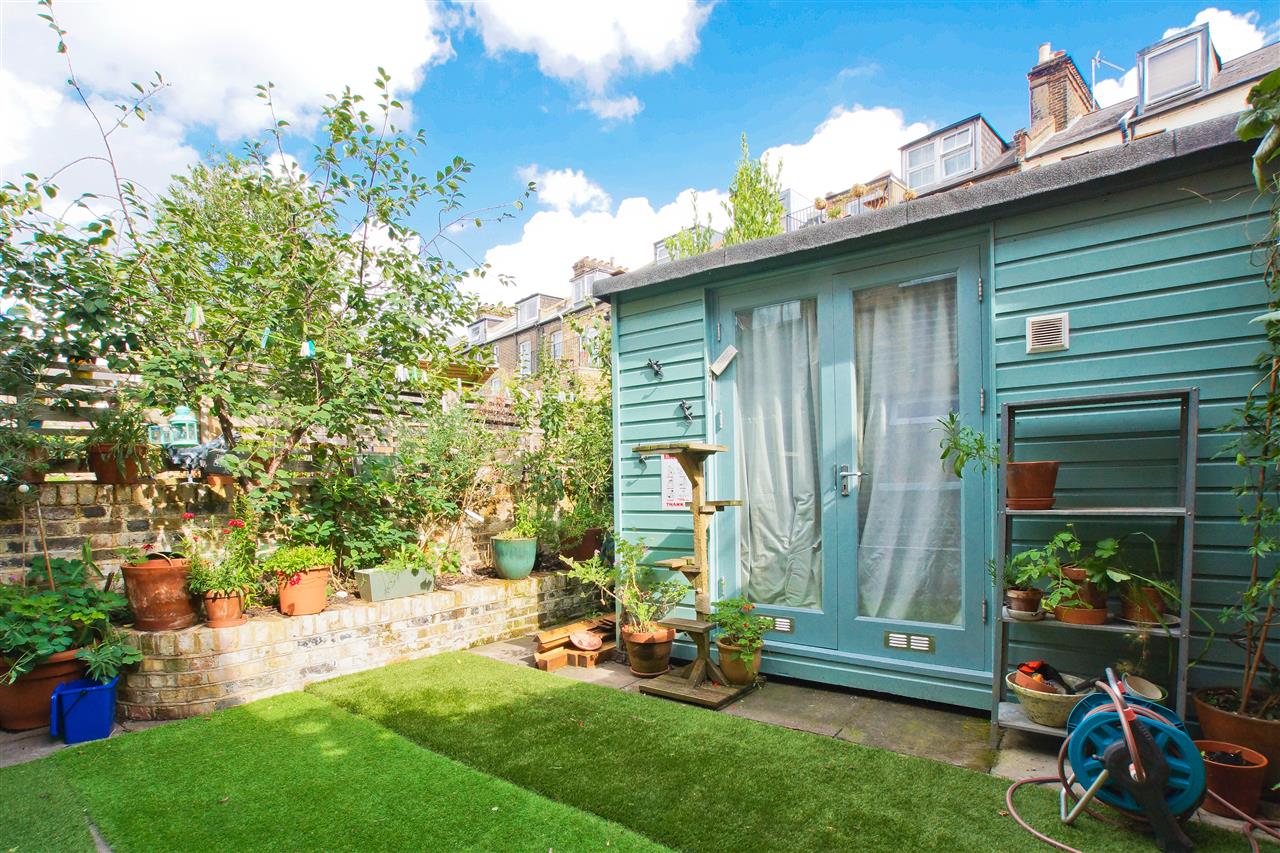 4 bed terraced house for sale in Hatchard Road 9