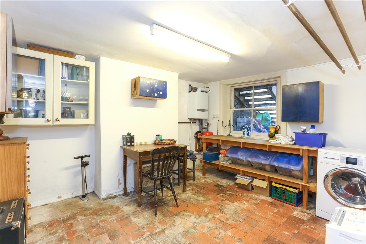 5 bed end of terrace house for sale in Archibald Road 7