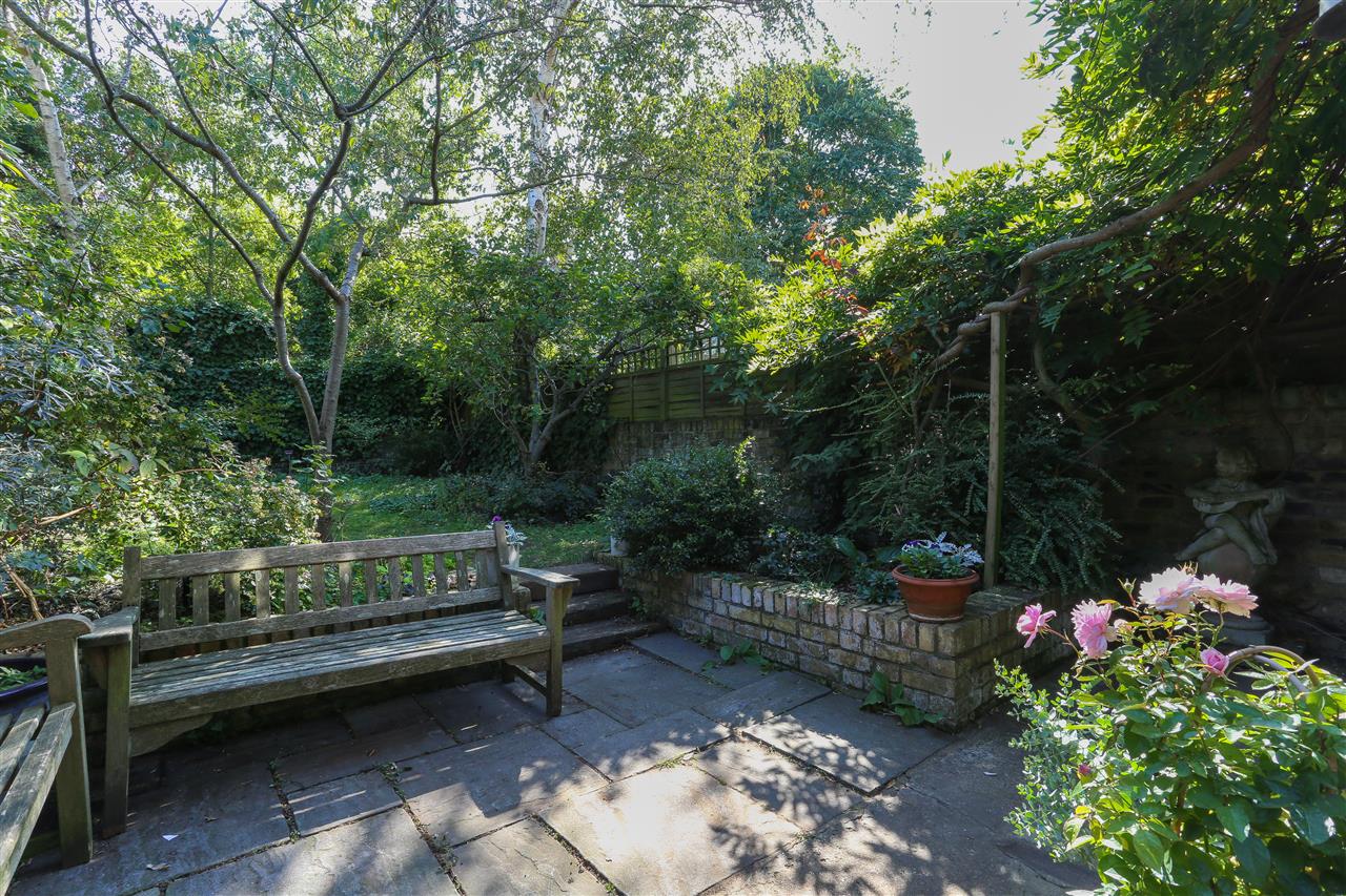 5 bed end of terrace house for sale in Archibald Road 8