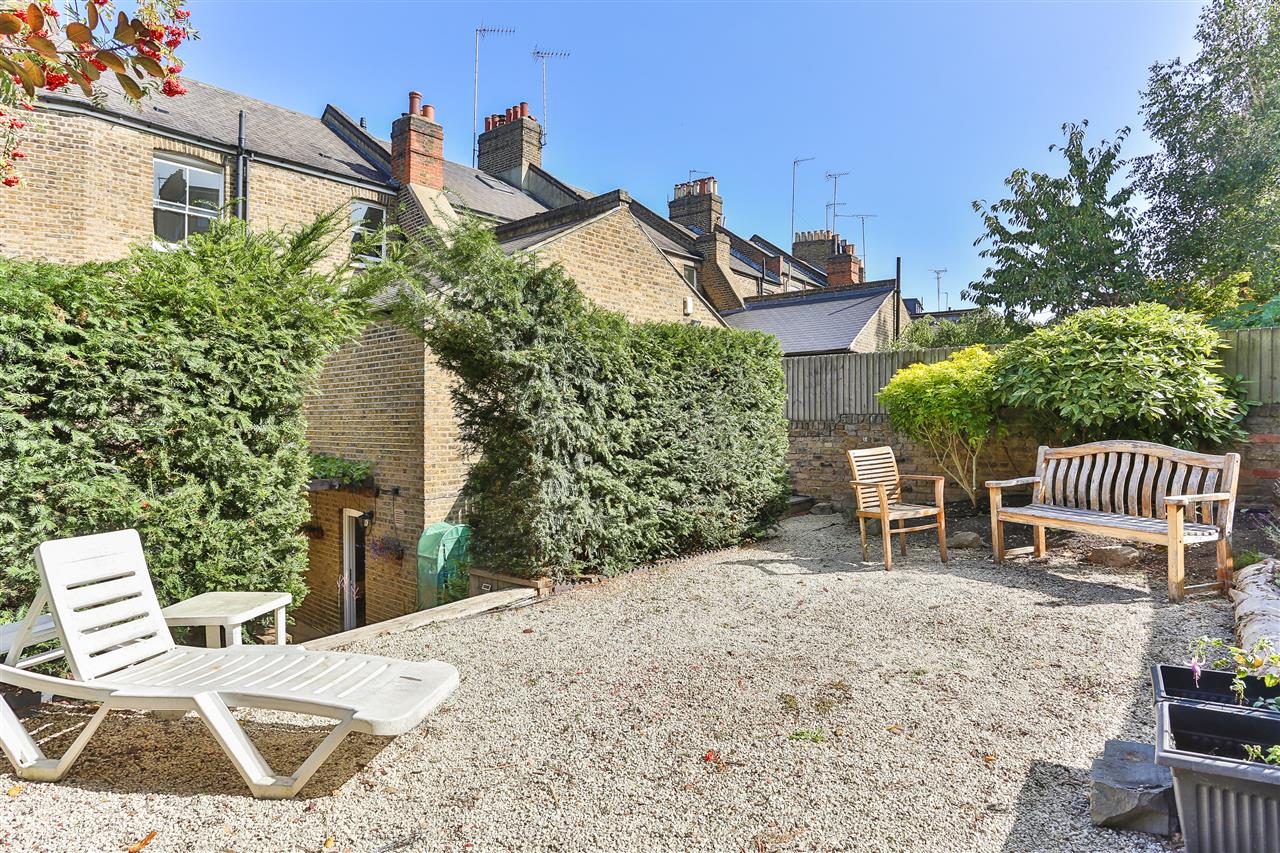 6 bed terraced house for sale in Brecknock Road  - Property Image 6