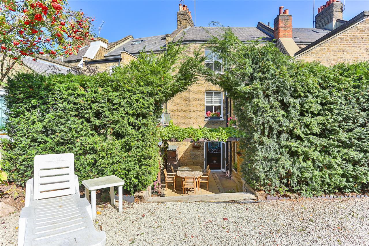 6 bed terraced house for sale in Brecknock Road  - Property Image 7
