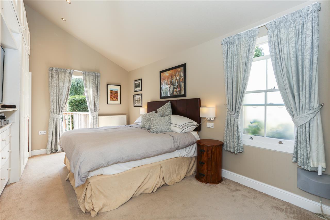 6 bed terraced house for sale in Brecknock Road 10