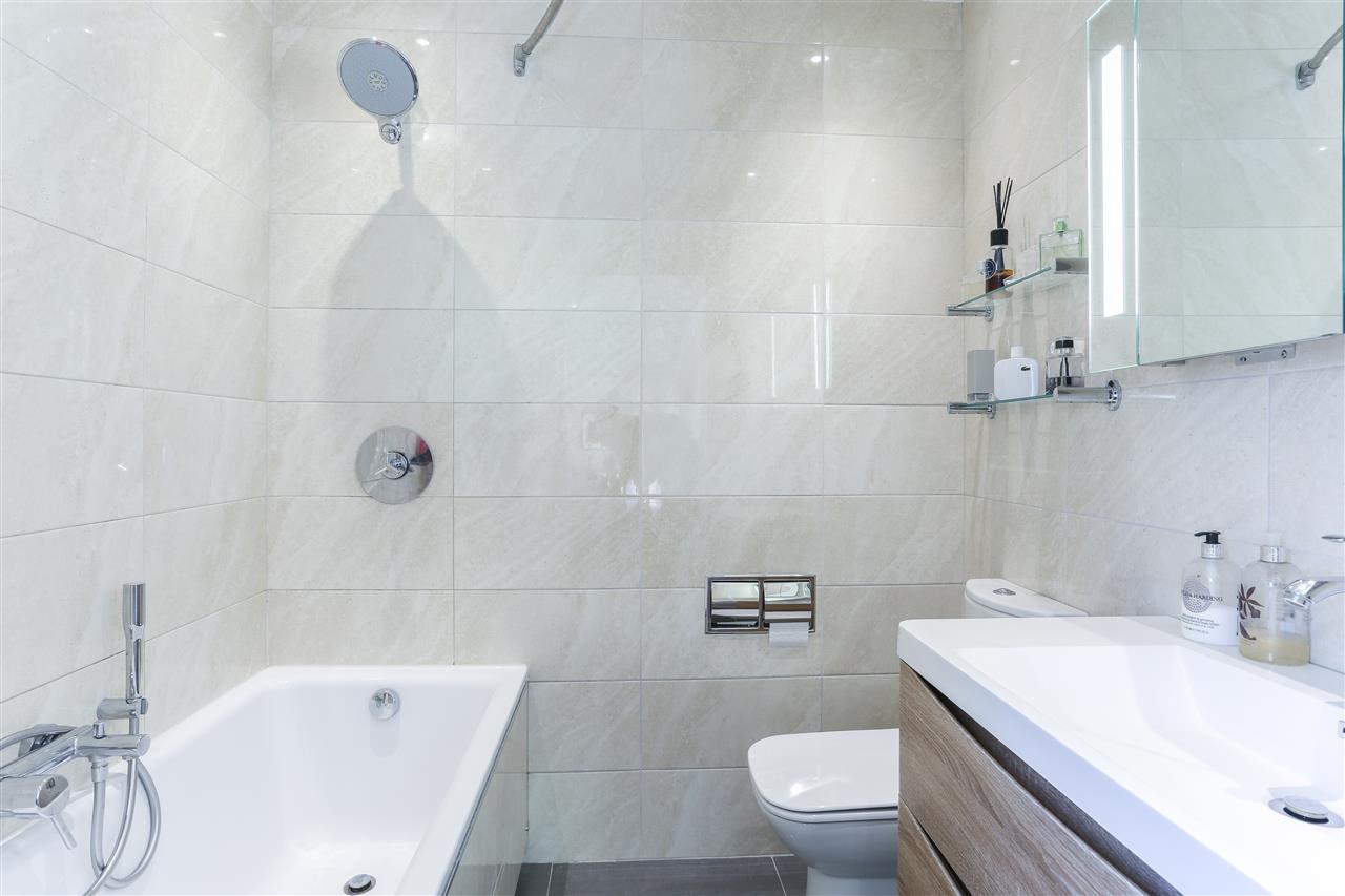 6 bed terraced house for sale in Brecknock Road  - Property Image 14