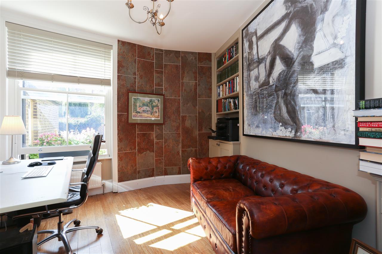 6 bed terraced house for sale in Brecknock Road 18