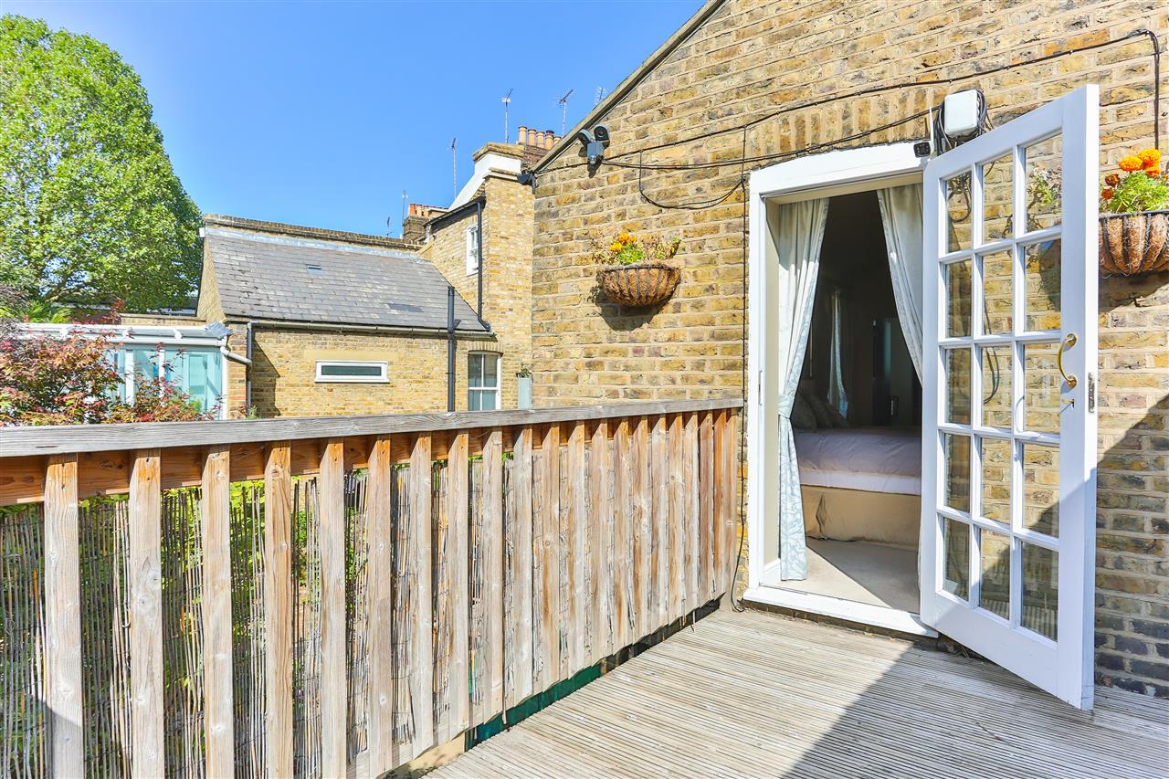 6 bed terraced house for sale in Brecknock Road 22