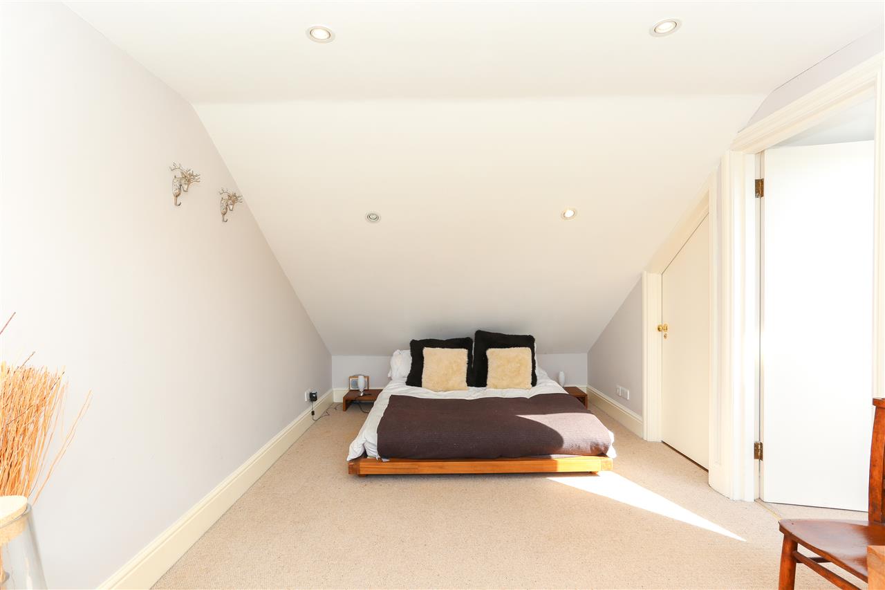 4 bed terraced house for sale in Hugo Road 13