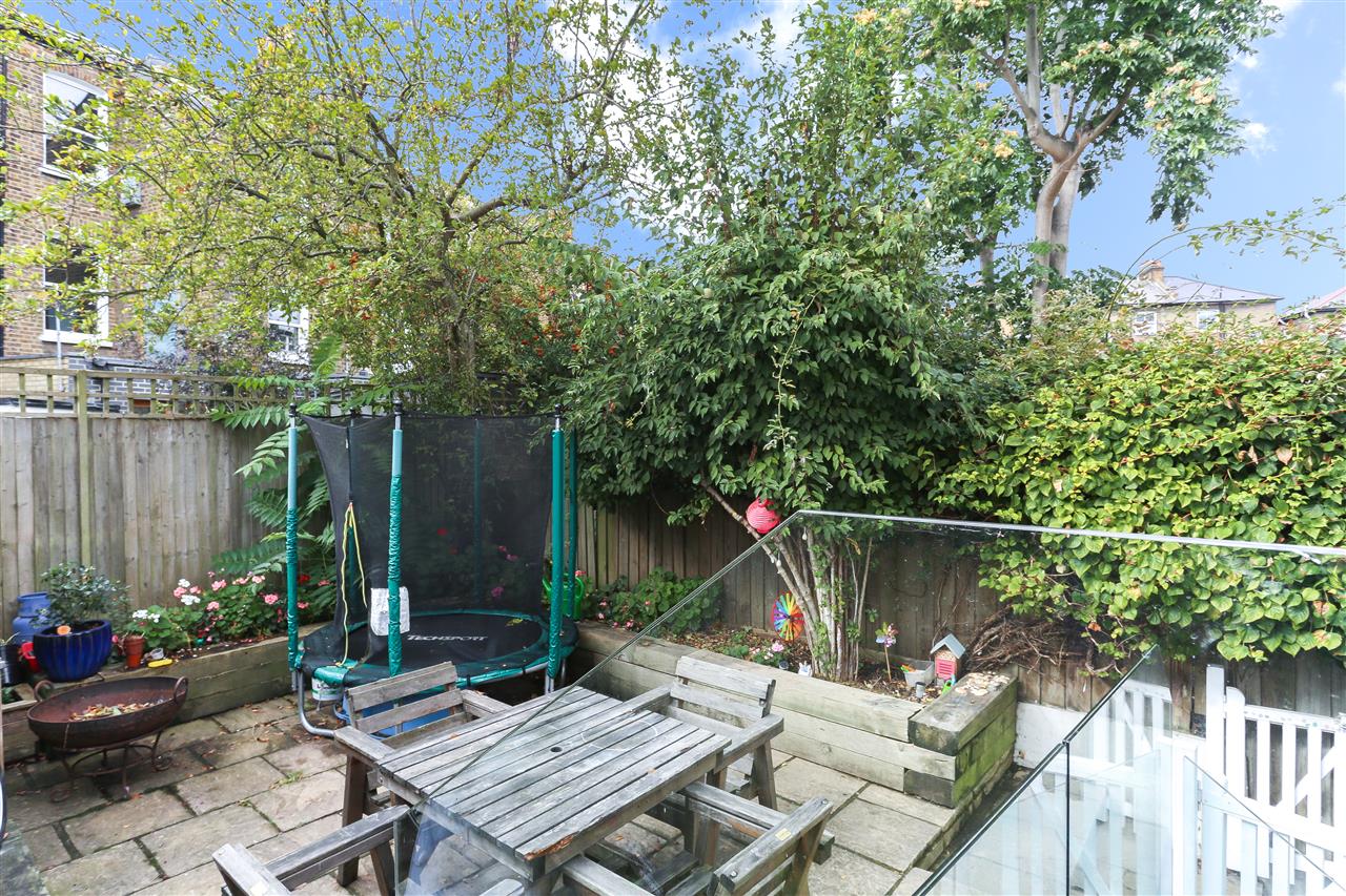 4 bed terraced house for sale in Hugo Road 16