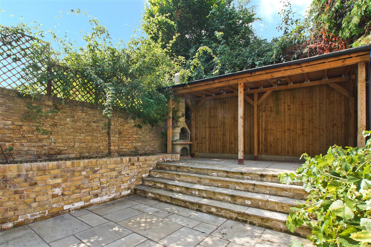 4 bed for sale in Corinne Road  - Property Image 7