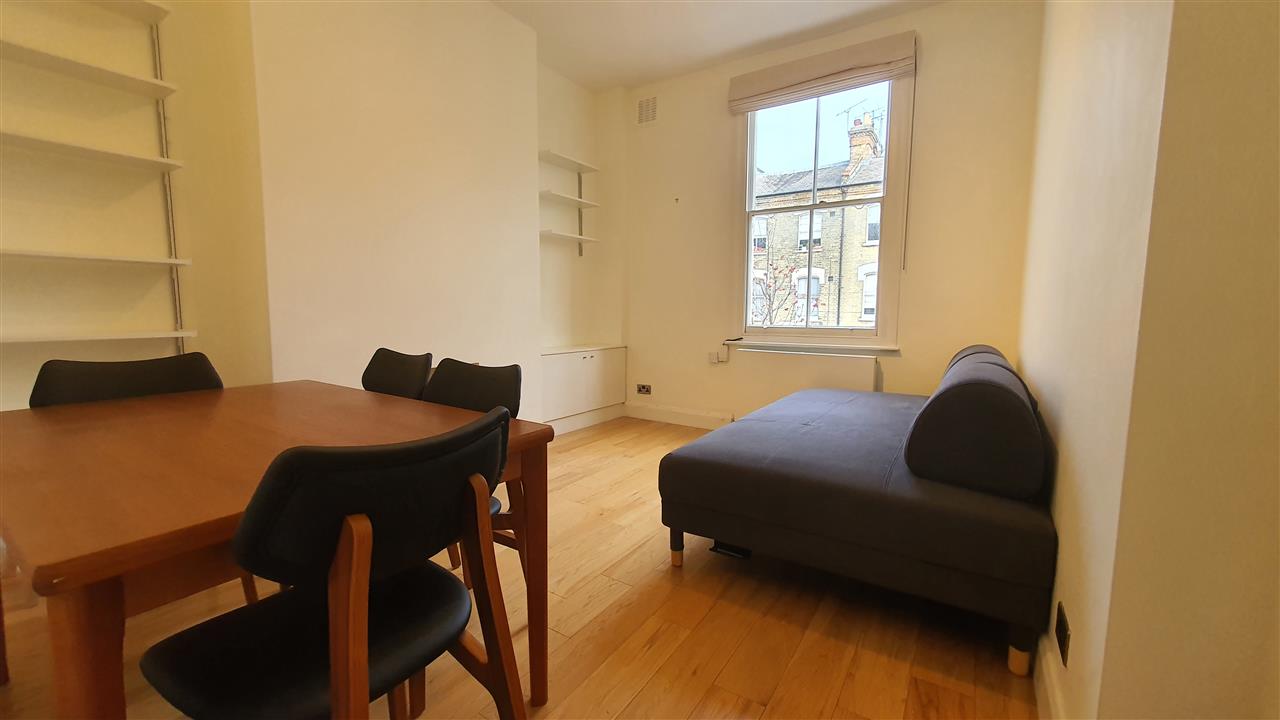AVAILABLE FROM 10 APRIL 2025. A well presented first floor FURNISHED apartment for part of a converted Victorian property situated in a sought after residential location that is within close proximity to multiple shopping and transport facilities including Caledonian Road, Tufnell Park and ...