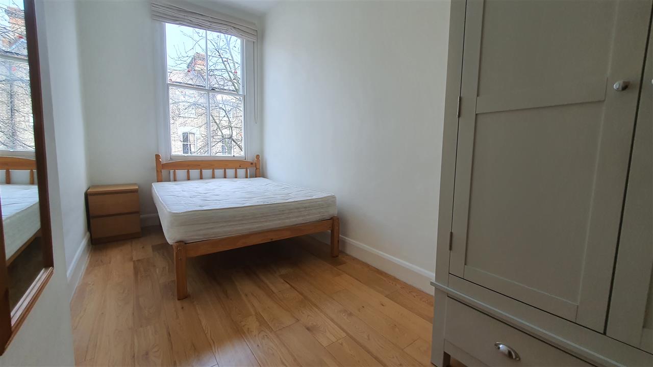 1 bed flat to rent in Crayford Road 2