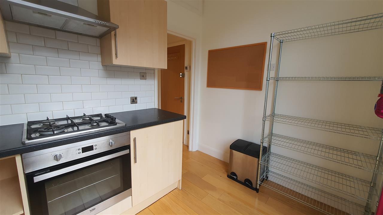 1 bed flat to rent in Crayford Road 4