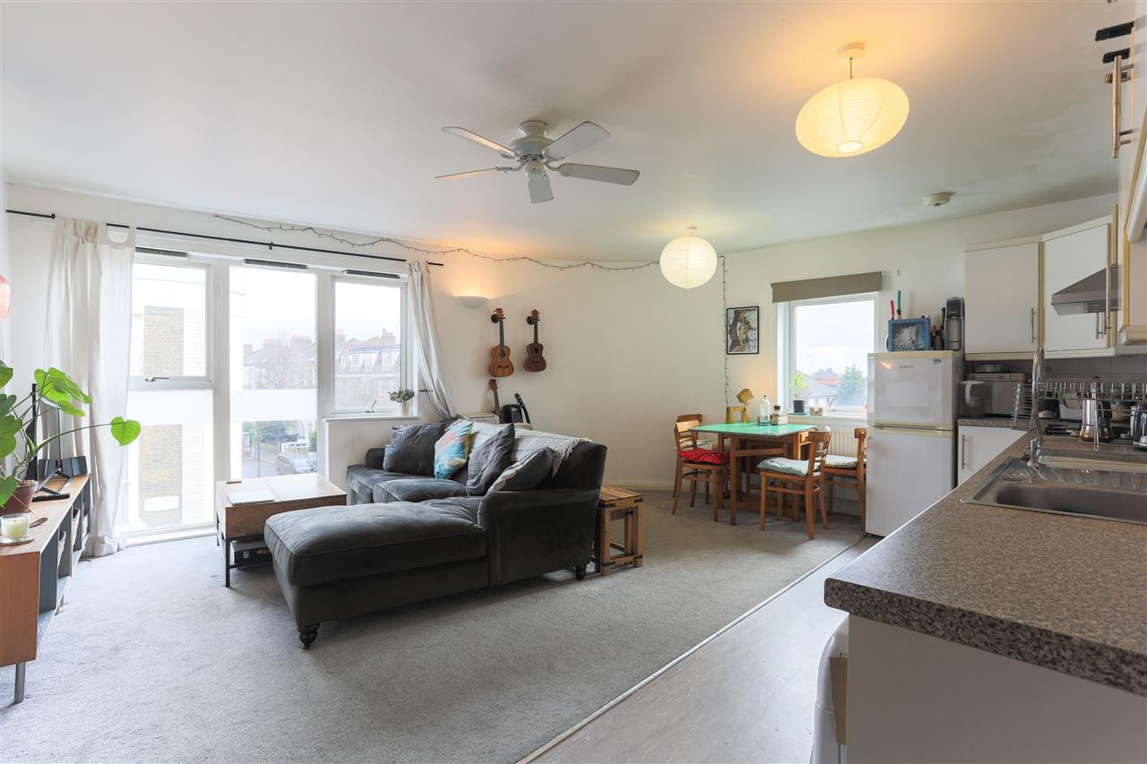 1 bed flat for sale in Marlborough Road 5