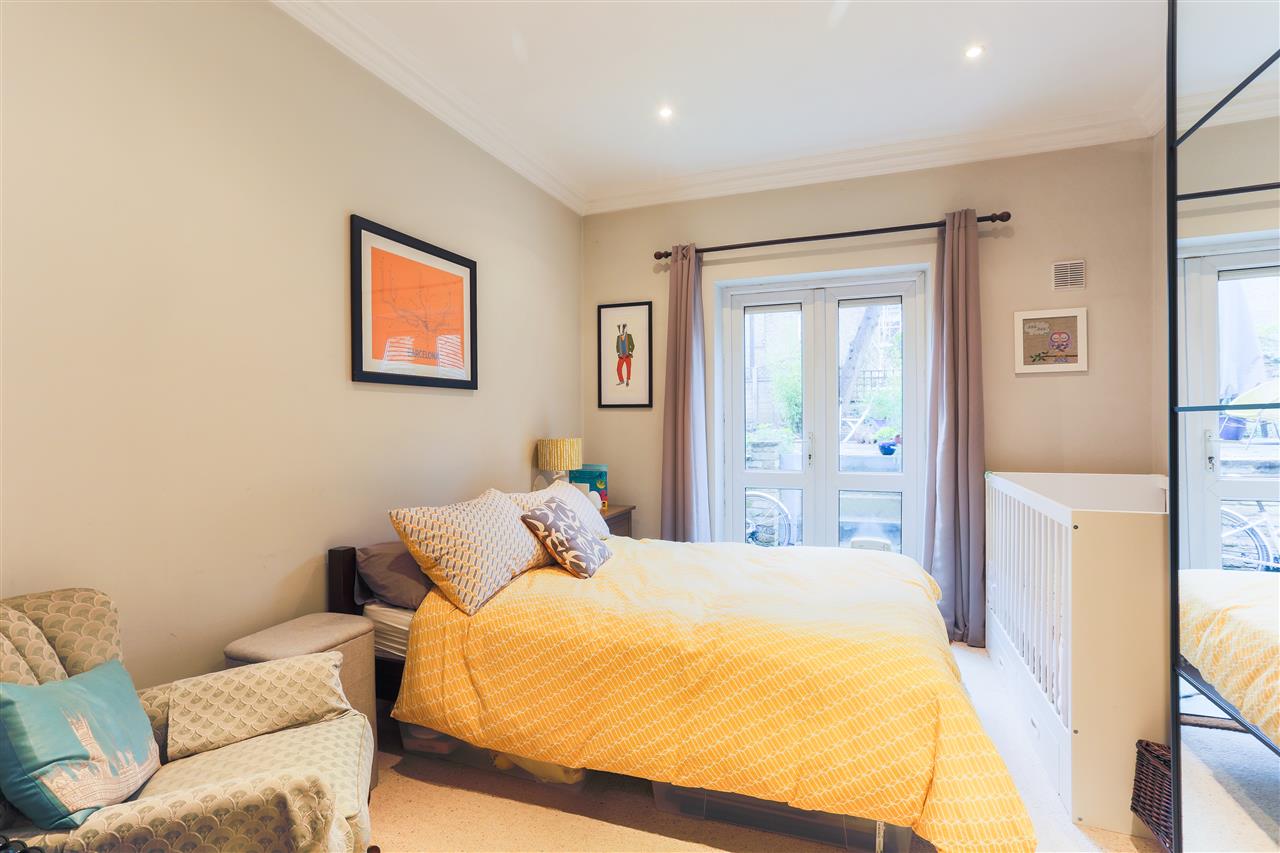 2 bed flat for sale in Tufnell Park Road  - Property Image 7