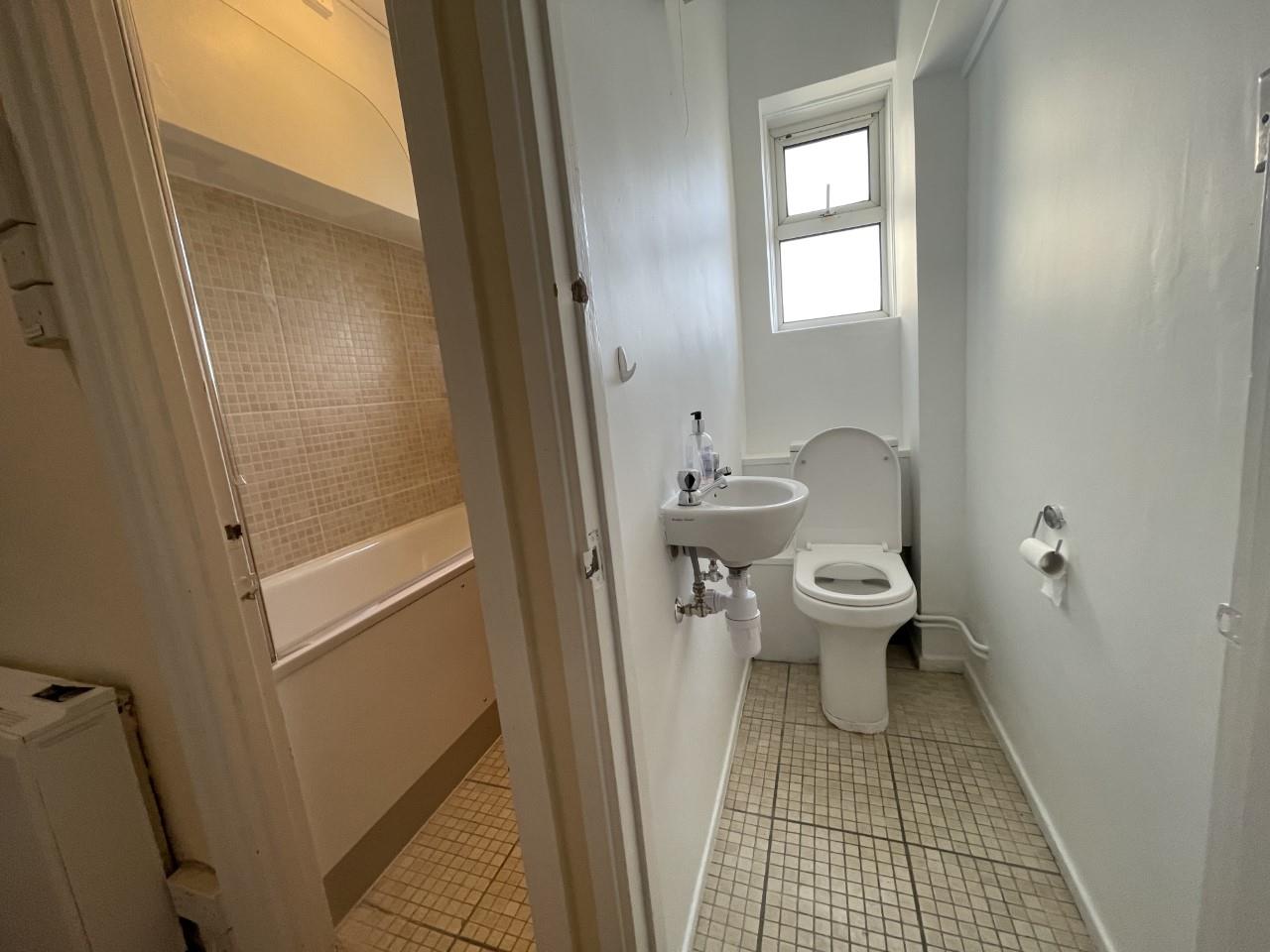 3 bed flat to rent in Stanhope Street 9