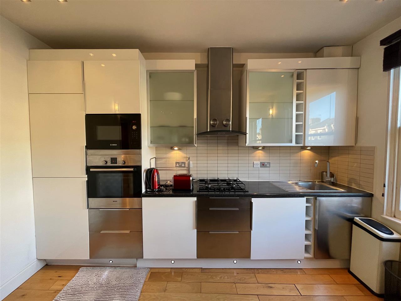 2 bed flat to rent in Fordingley Road 4