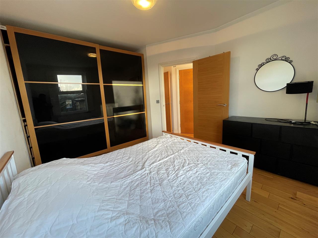 2 bed flat to rent in Fordingley Road 5