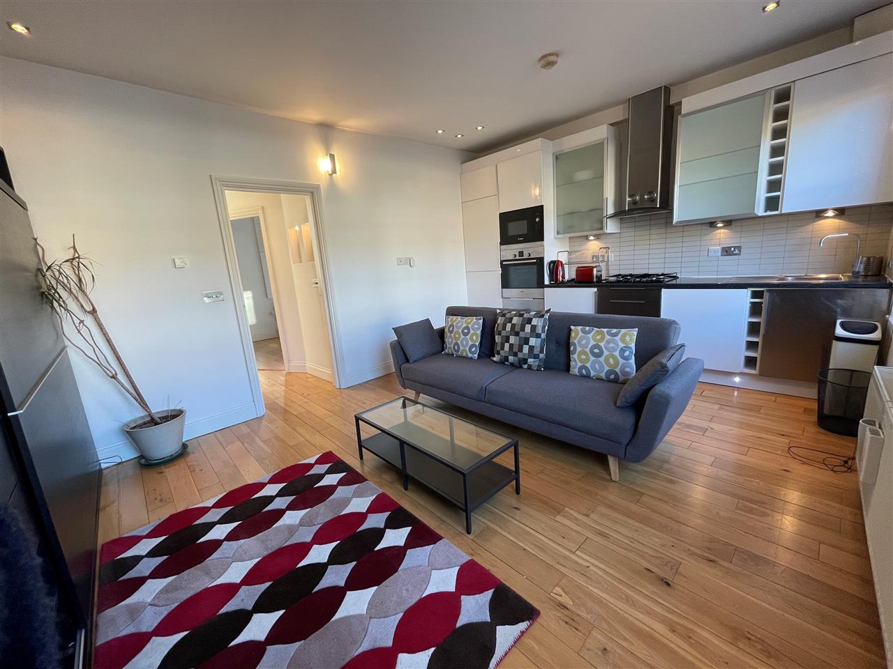 2 bed flat to rent in Fordingley Road 9