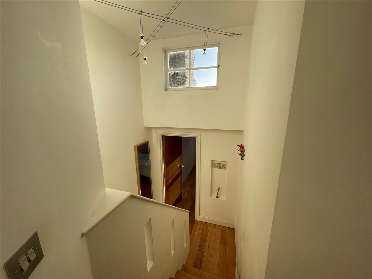 2 bed flat to rent in Fordingley Road  - Property Image 11