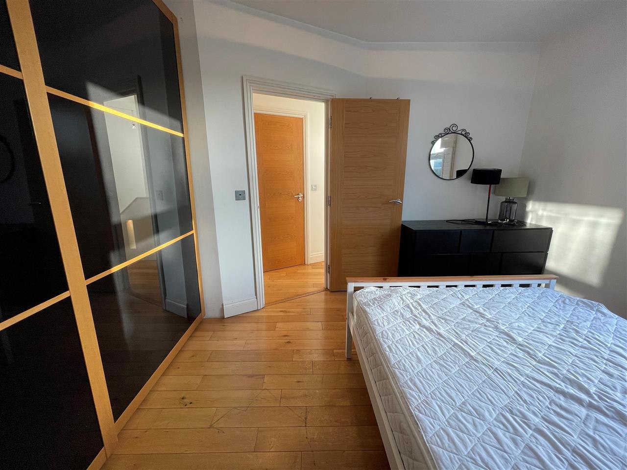 2 bed flat to rent in Fordingley Road 12