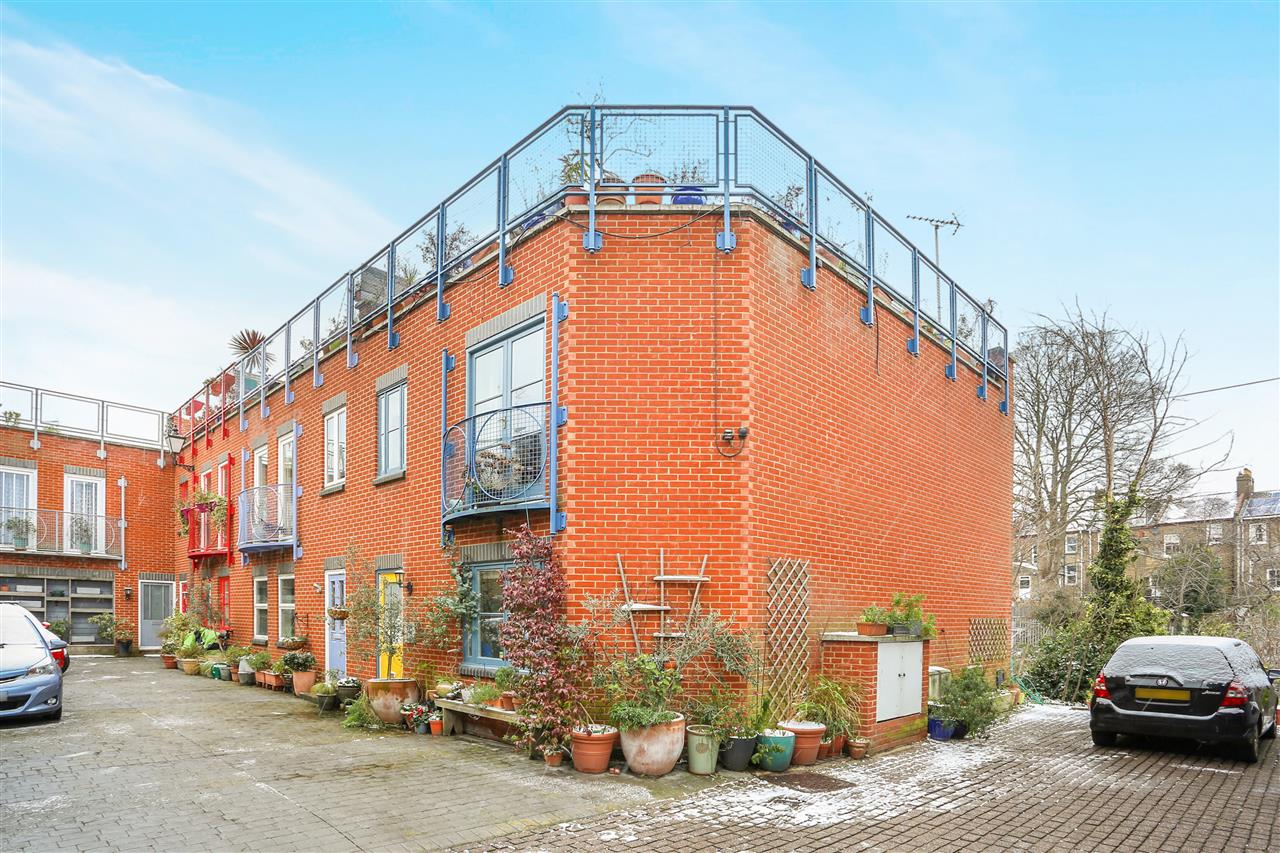 3 bed mews house for sale  - Property Image 19