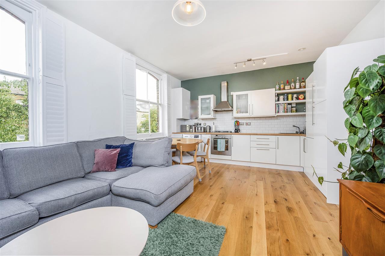 1 bed flat to rent in Tufnell Park Road  - Property Image 4