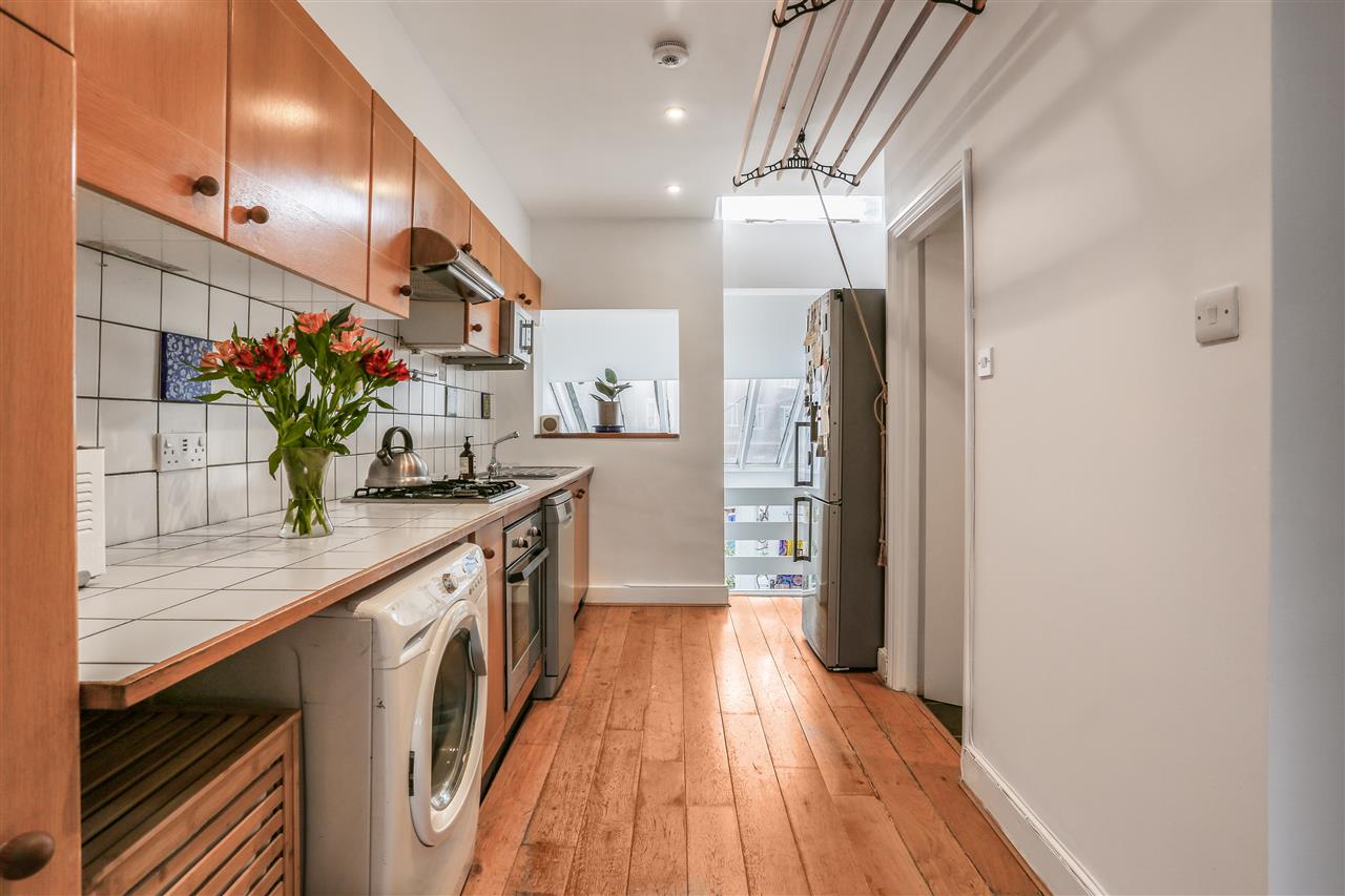 2 bed flat for sale in Dartmouth Park Hill 6