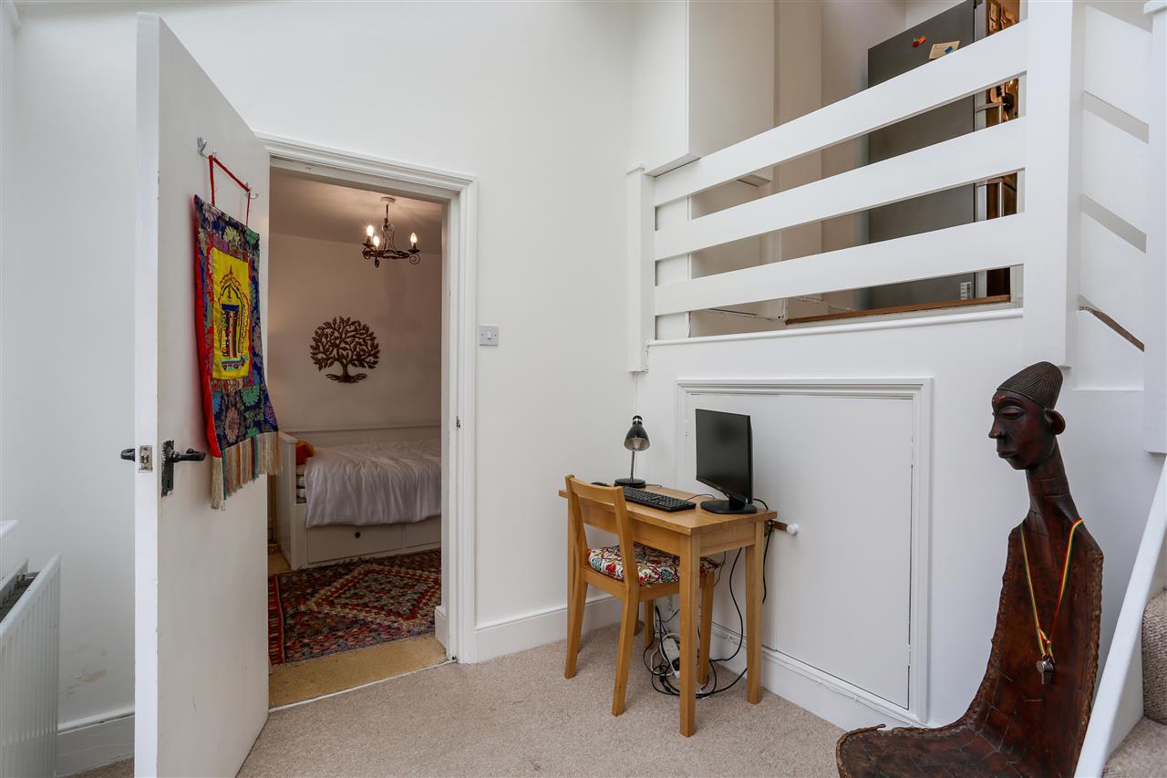 2 bed flat for sale in Dartmouth Park Hill 11