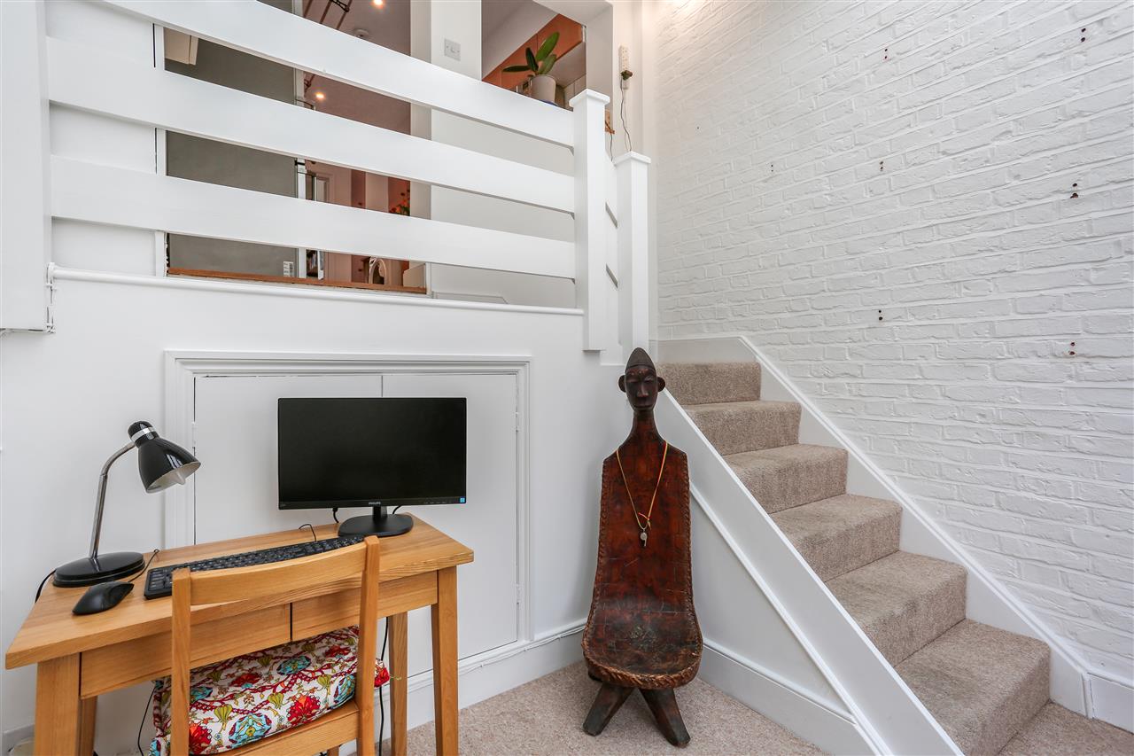 2 bed flat for sale in Dartmouth Park Hill 12