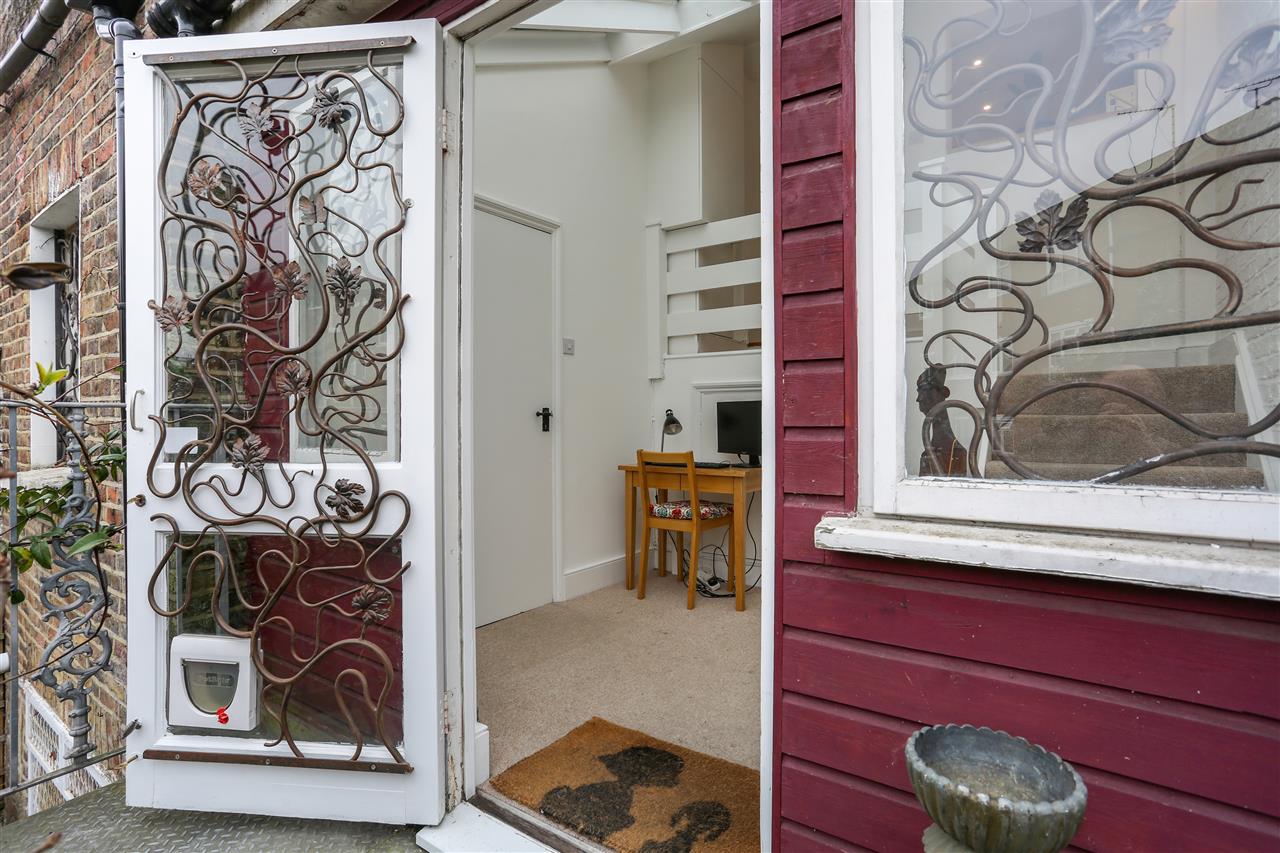 2 bed flat for sale in Dartmouth Park Hill 15