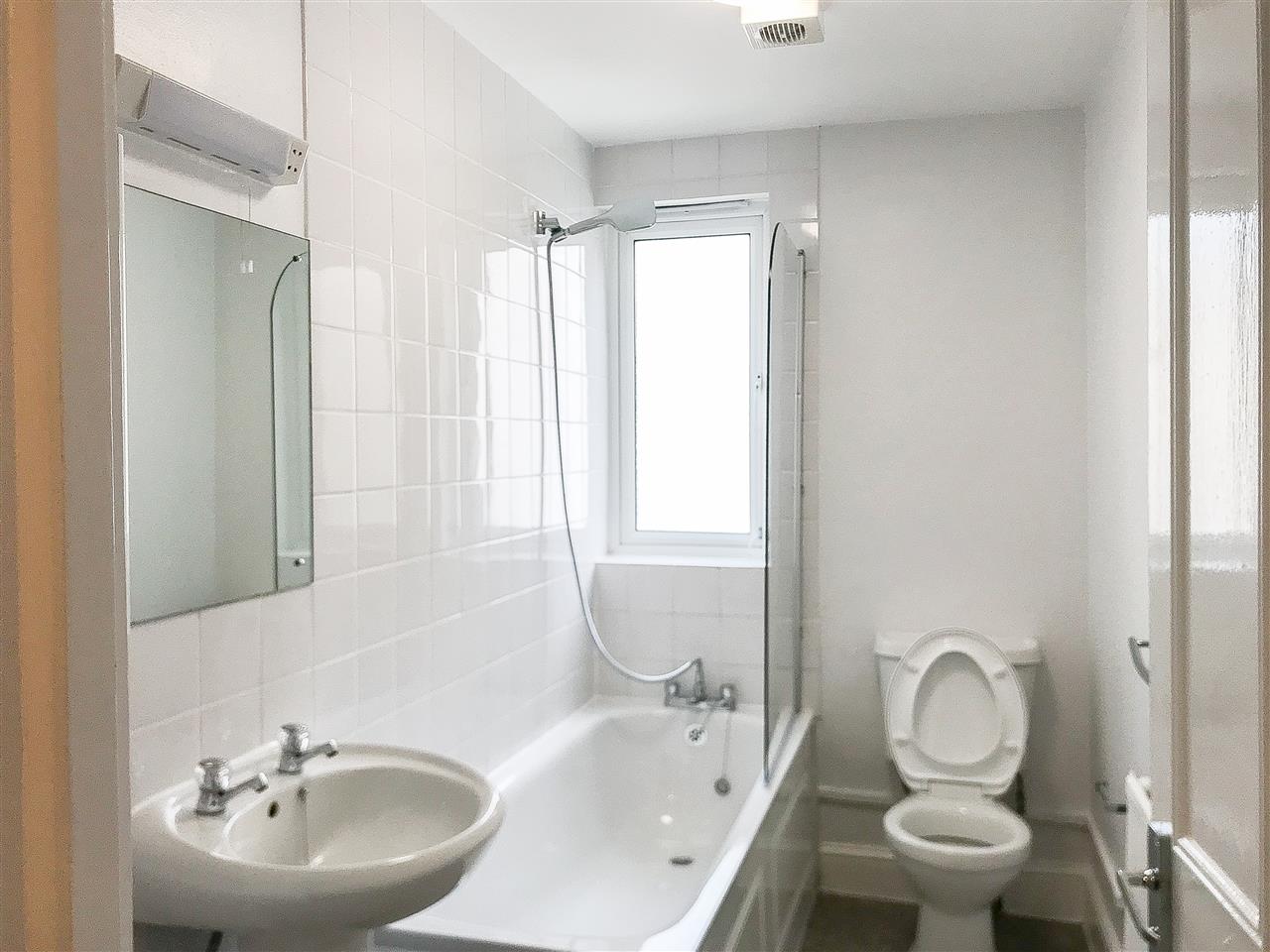 1 bed flat to rent in Pleshey Road  - Property Image 5