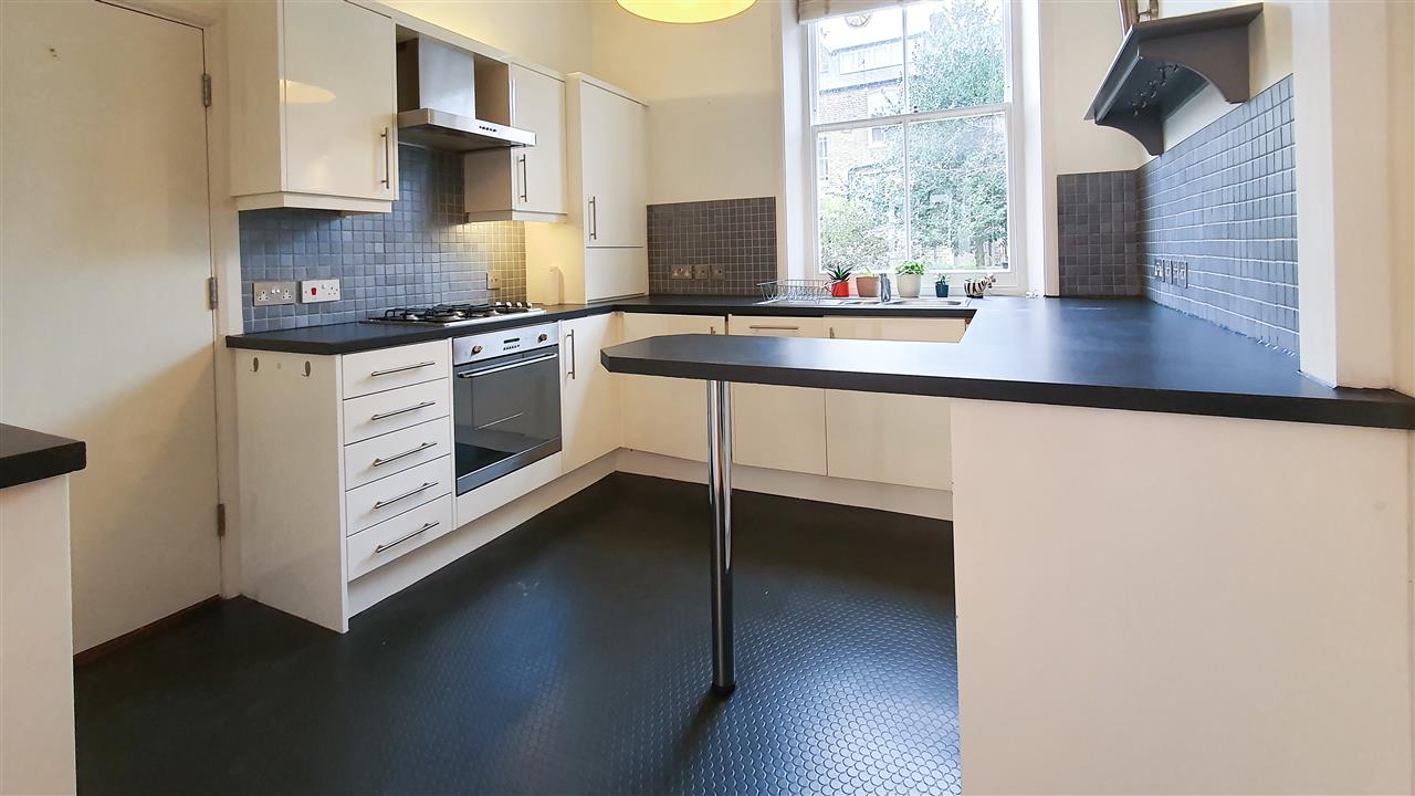 2 bed flat to rent 1