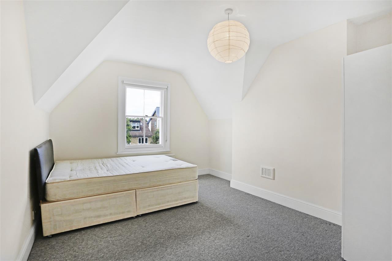 3 bed flat to rent in Mount View Road  - Property Image 4