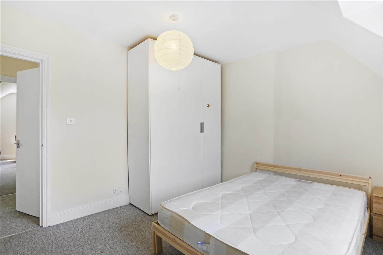 3 bed flat to rent in Mount View Road  - Property Image 11