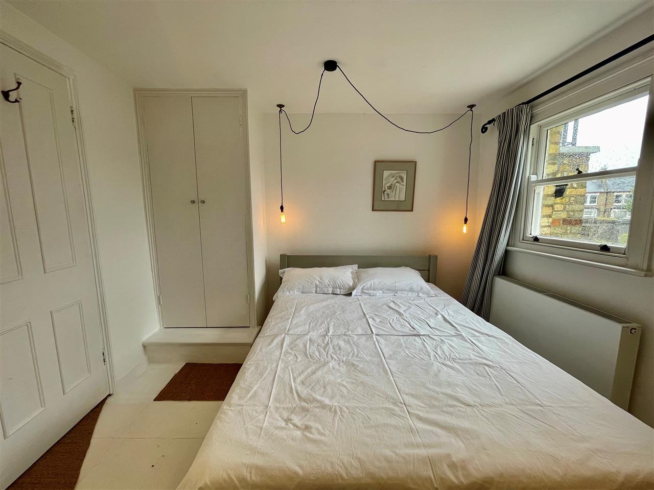 2 bed flat to rent in Yerbury Road 2