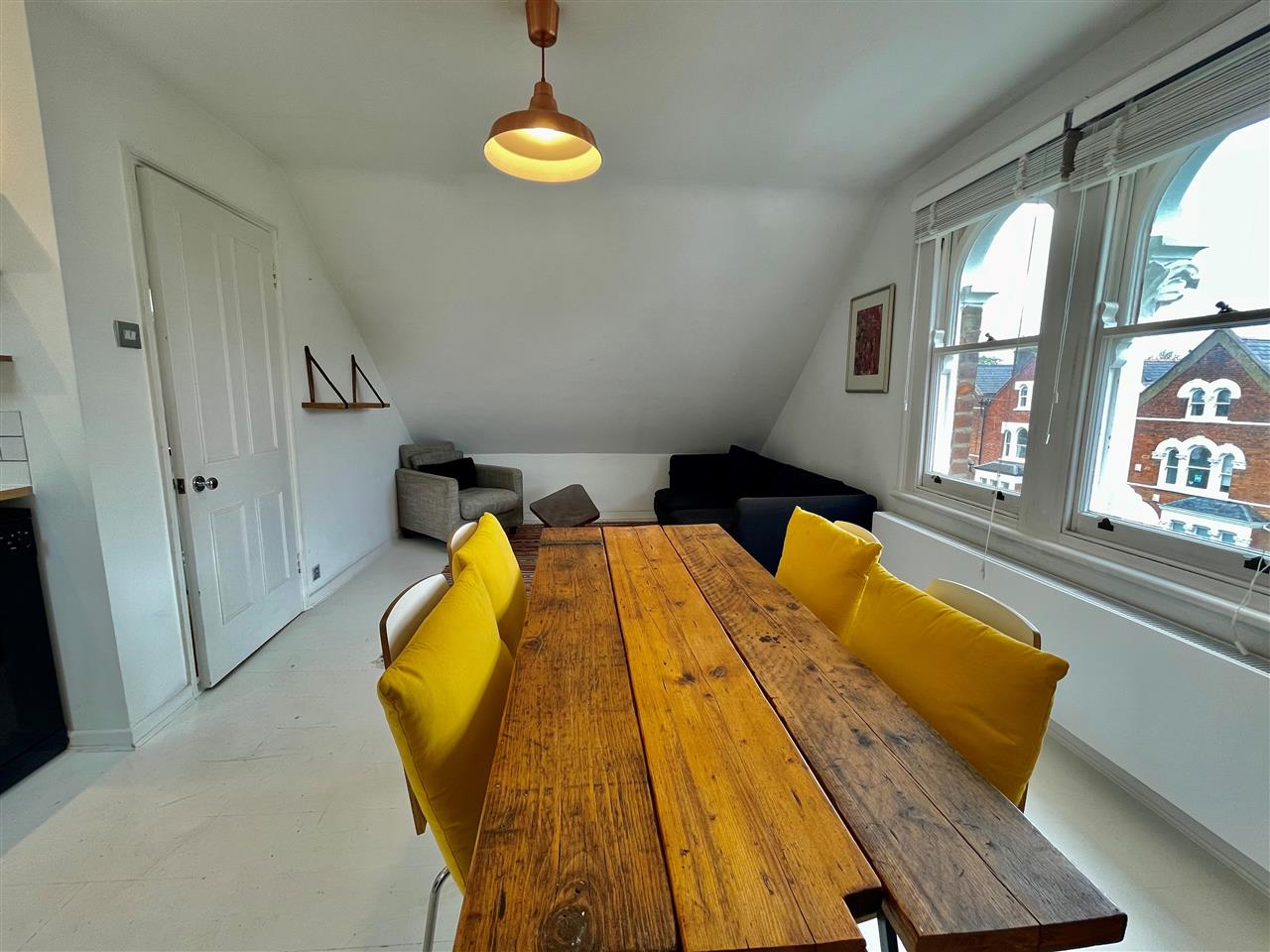 2 bed flat to rent in Yerbury Road 6