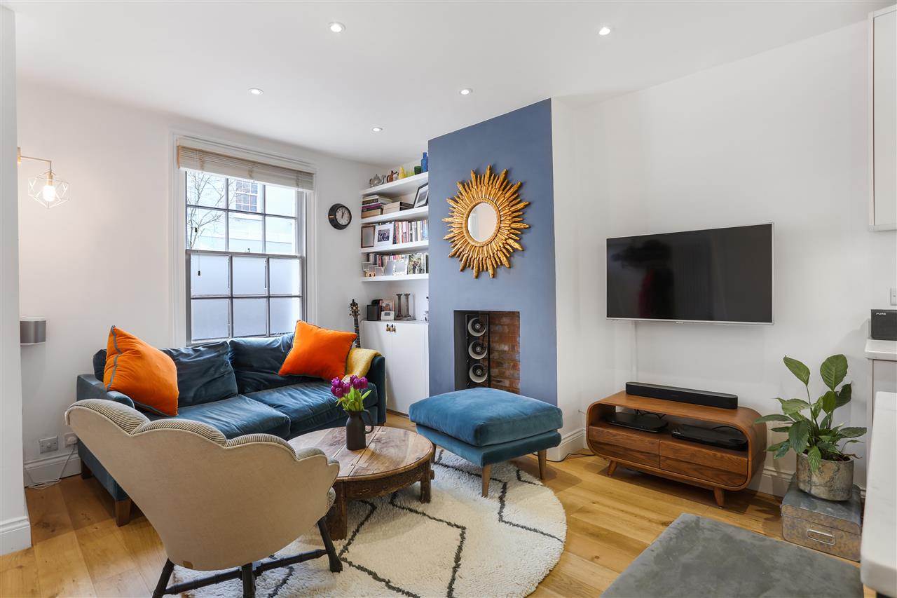 AVAILABLE 28 JUNE 2025! An extremely well presented UNFURNISHED Victorian terraced house situated in a highly sought after cul-de-sac. The property is located within close proximity to Kentish Town's multiple shopping and transport facilities including (Northern Line) underground and overground ...