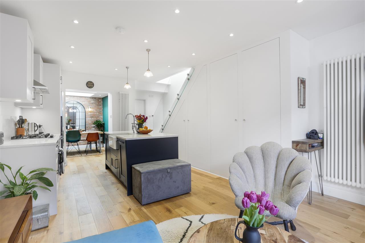 2 bed terraced house to rent in Fortess Grove 2