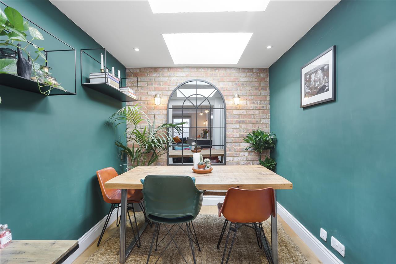 2 bed terraced house to rent in Fortess Grove  - Property Image 4