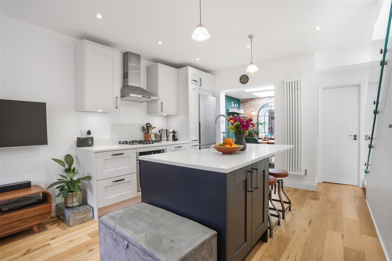 2 bed terraced house to rent in Fortess Grove  - Property Image 7