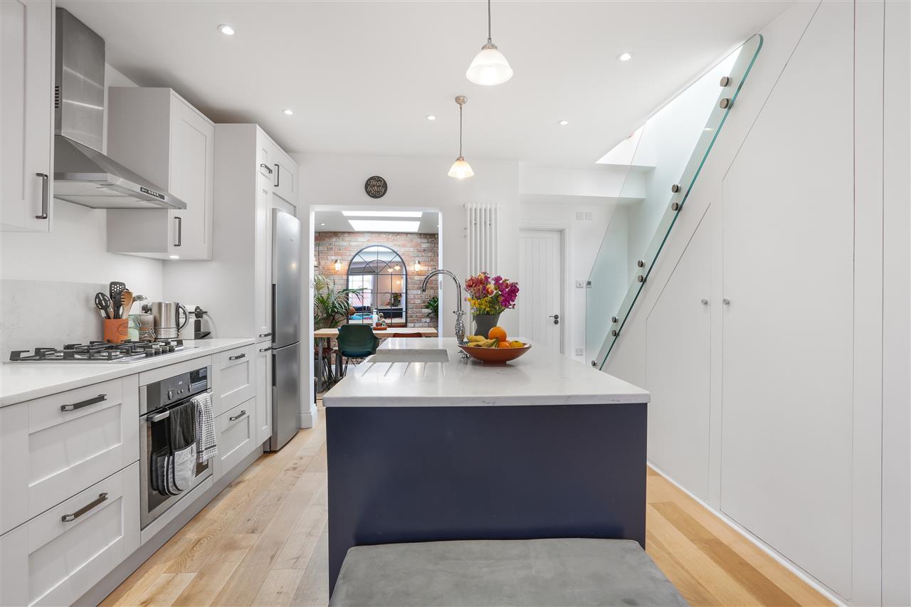 2 bed terraced house to rent in Fortess Grove  - Property Image 8