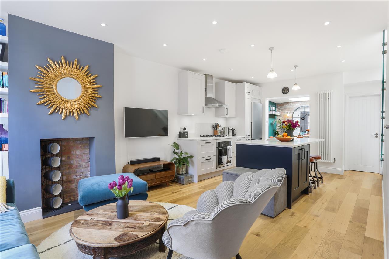 2 bed terraced house to rent in Fortess Grove 8