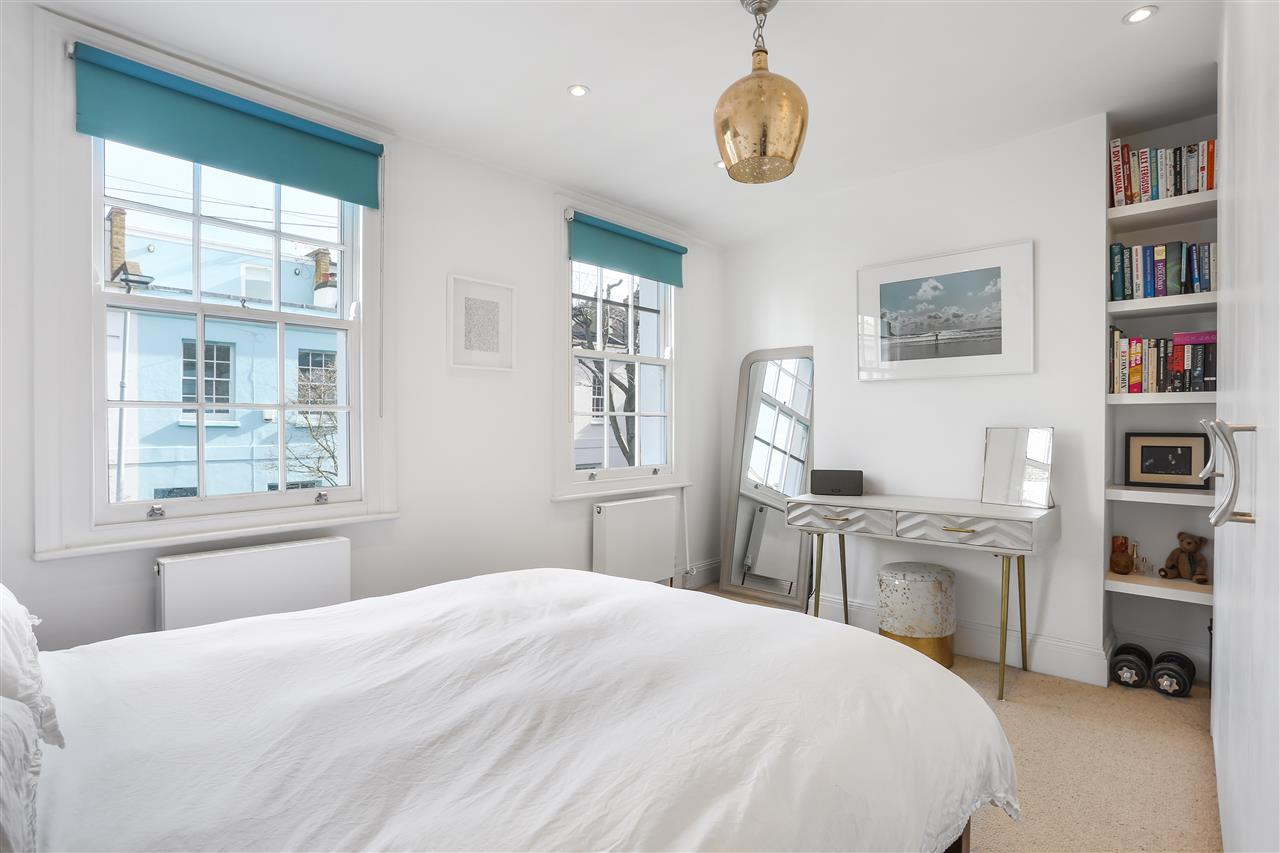 2 bed terraced house to rent in Fortess Grove 11