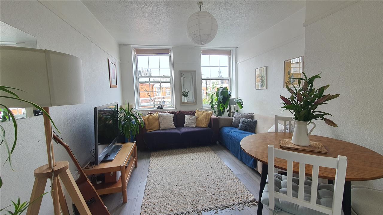 3 bed flat to rent in Prince Of Wales Road  - Property Image 5