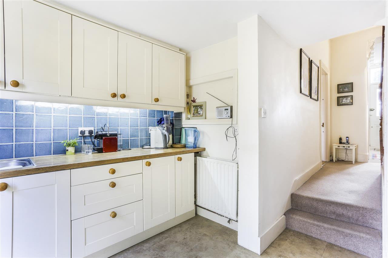 4 bed end of terrace house for sale in Hugo Road 7