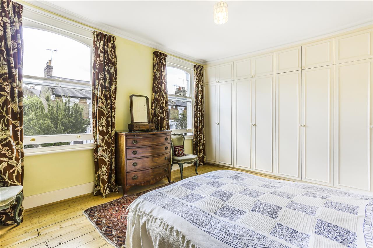 4 bed end of terrace house for sale in Hugo Road 8