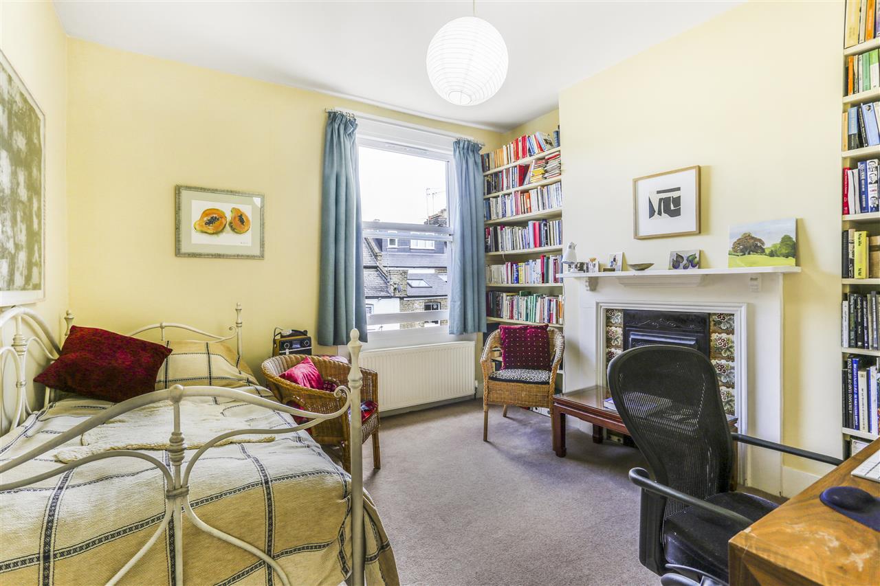 4 bed end of terrace house for sale in Hugo Road 10