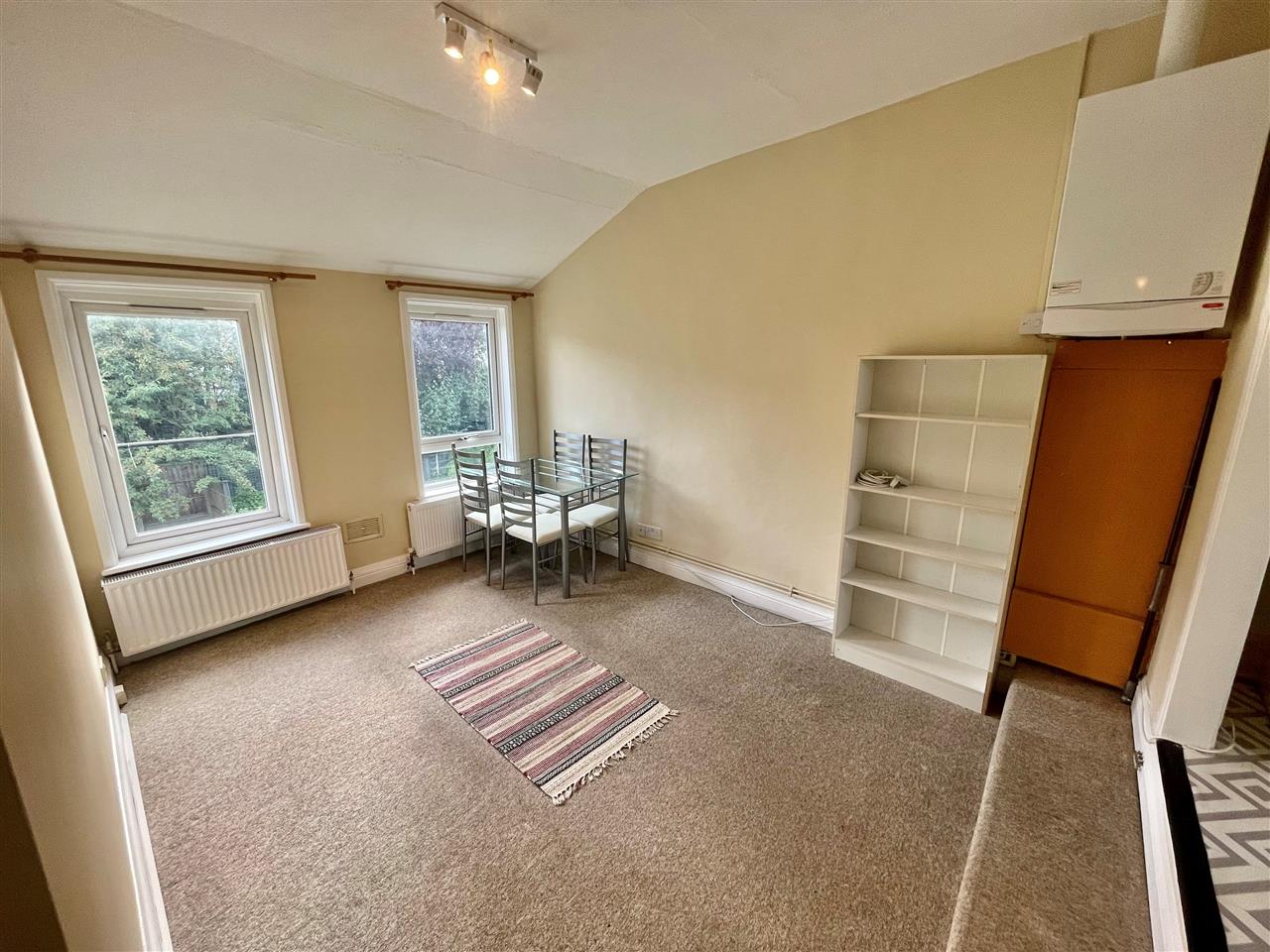 2 bed flat to rent 2