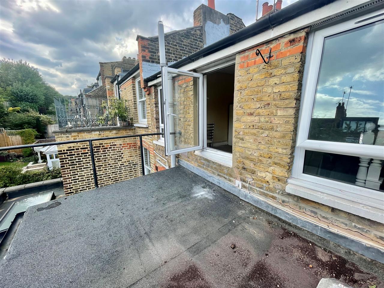 2 bed flat to rent 6